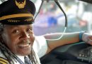 La primera mujer piloto negra de la Fuerza Aérea de EE. UU. se retira con su último vuelo a Nueva Jersey